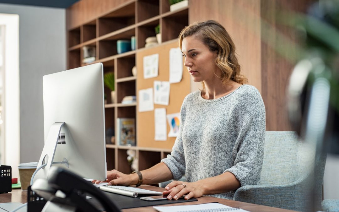 Arbeidsongeschikte office manager vordert ontbinding arbeidscontract
